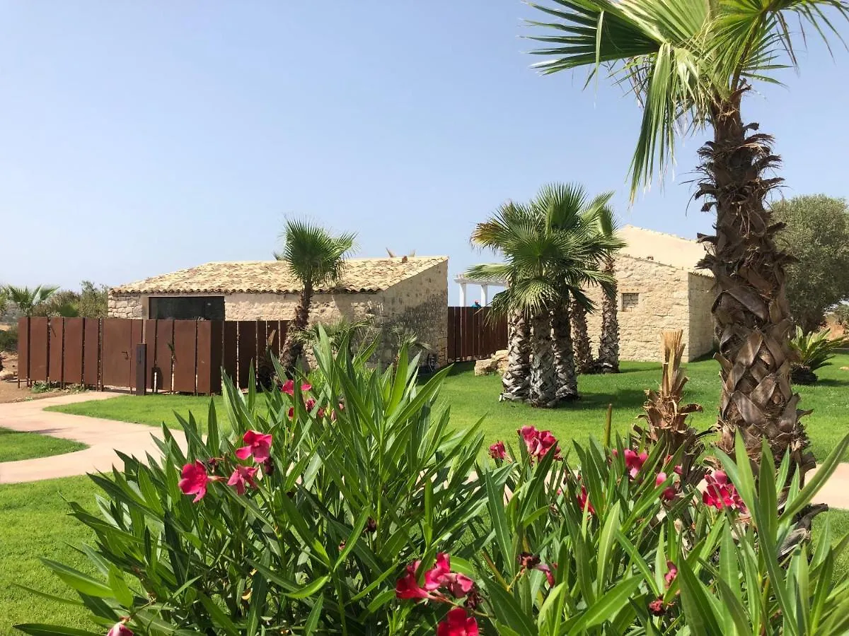 Pietra D'Acqua Resort & Spa By Geocharme サンピエリ